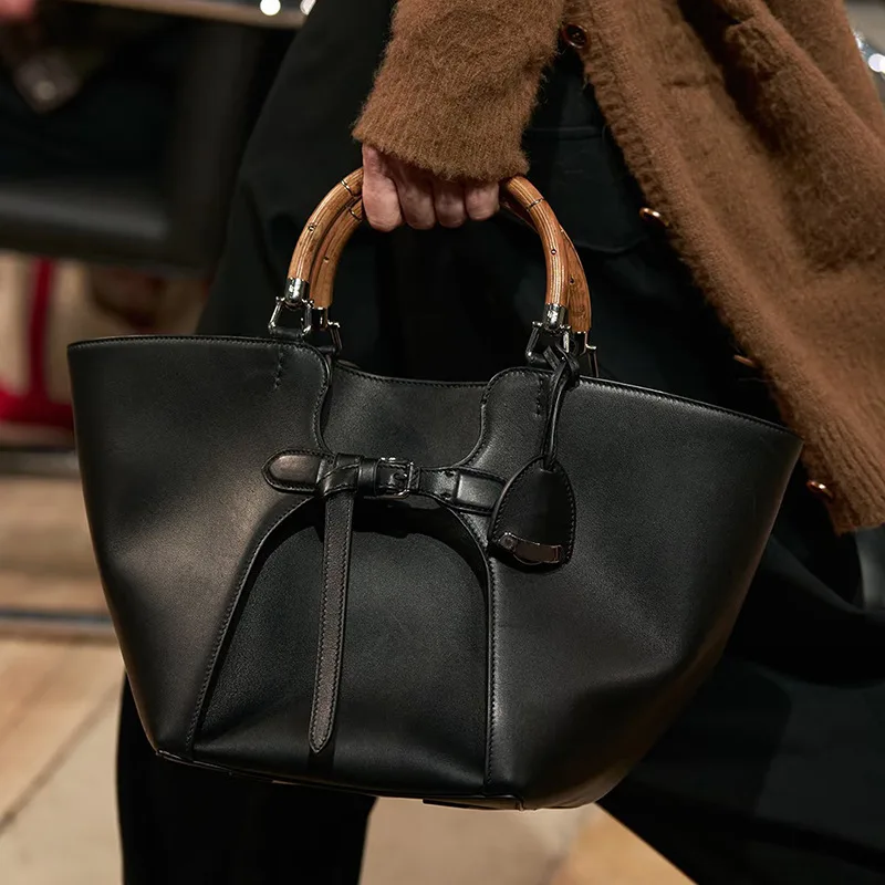 

Advanced tote bag, women's bag, new fashionable and versatile shoulder bag, belt buckle crossbody bag