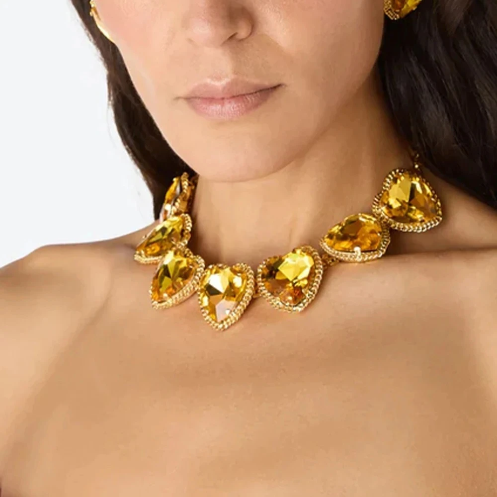 

Exaggerate Heart Shape Choker Necklace Wedding Women Fashion Large Love Yellow Rhinestone Collar Necklace Clavicle Accessories