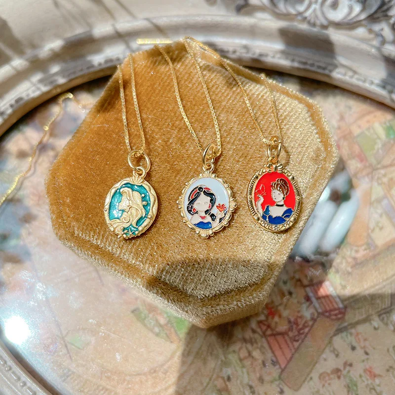 Gorgeous and Exquisite Style Gold Color Two-sided Enamel Goddess Printed Necklace Women's A Gift Necklace for A Friend