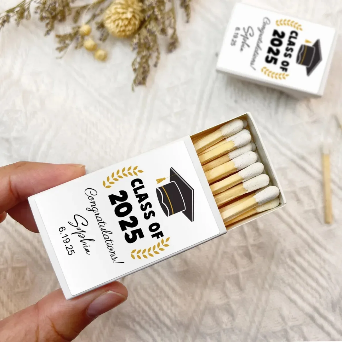 

Матрочные коробки класса 2025 года, персонализированная командная коробка для выпускного, фирменная книга для выпускного искусства, праздничная коробка для спичек, поздравление