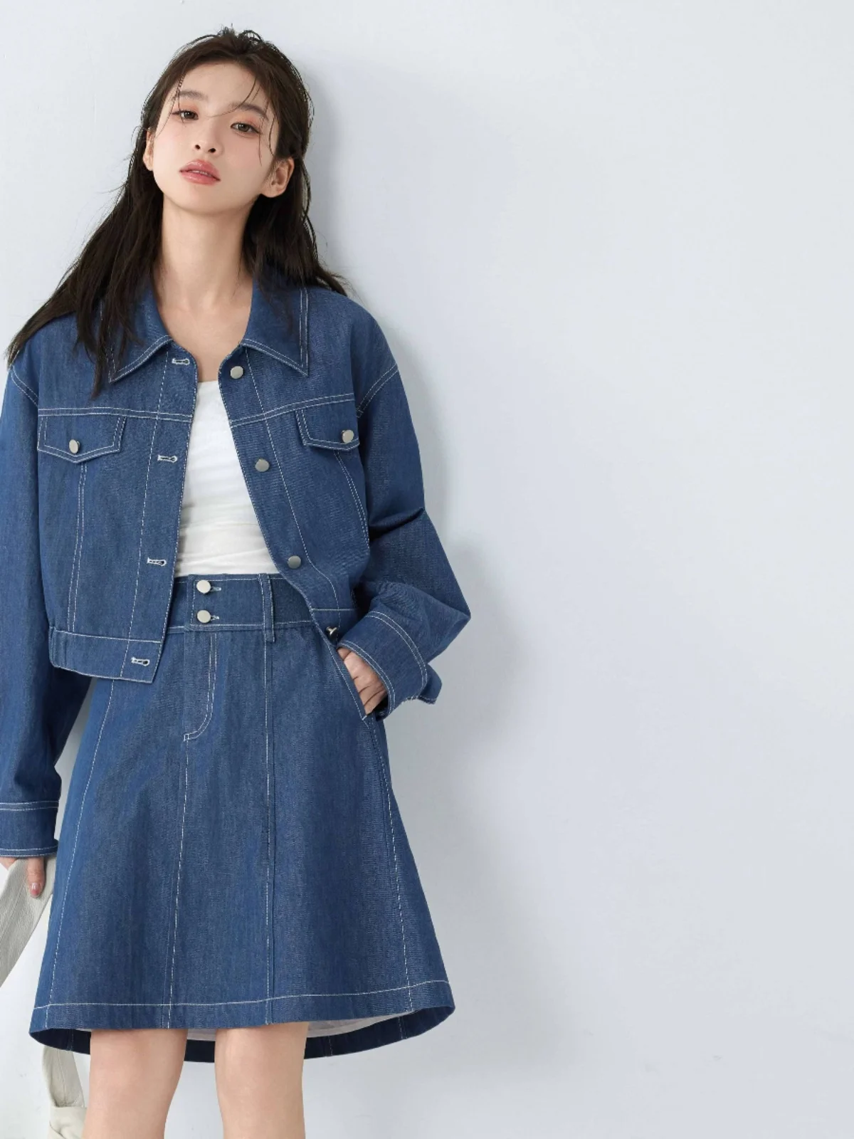 

Chen Fifteen Early Spring Commute Sle Classic Collar Denim Jaet A-Line Skirt Set Faionable Busin Casual Women's...