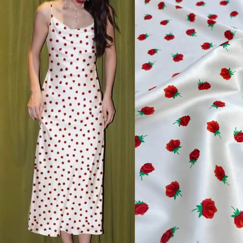 

Маленькая эластичная белая саржевая шелковая ткань с принтом красной розы для шитья своими руками, летнее платье, пижамные штаны, ширина 140 см, 21 мм, R2410