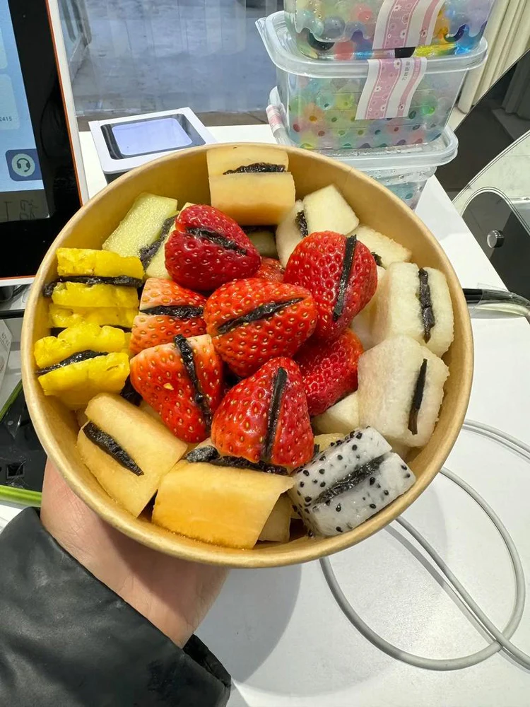 

Manual Stainless Steel Yogurt Ice Cream Blending Machine Fruit Ice Cream Mixer Vertical Swirl Frozen Ice Cream Mixing Machine