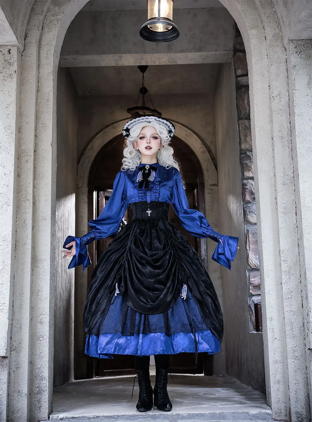 

Платье Moonnight Return - Fishbone Gothic Lolita SK с завязками и подолом на шнуровке от Miss Point. ПРЕДЗАКАЗ / 4 месяца ожидания