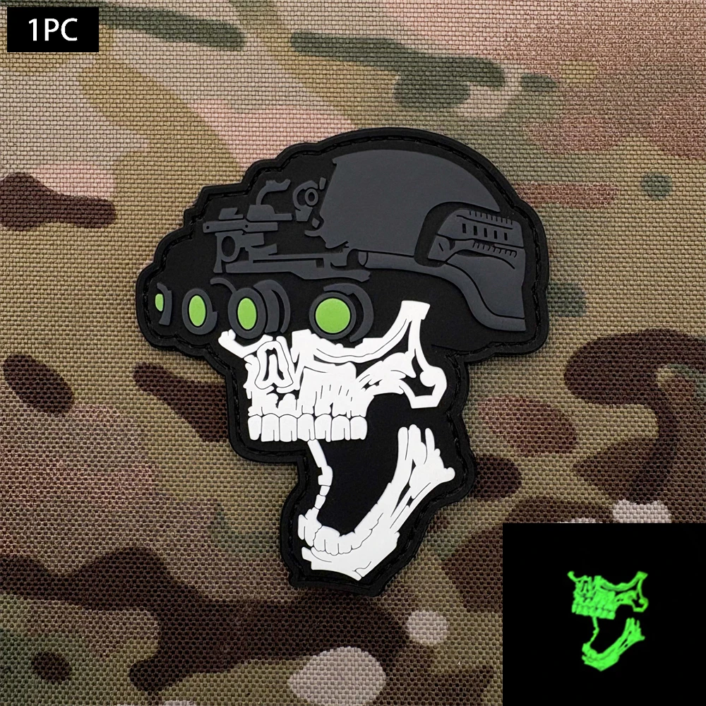 Helmet Skull Head Design with Built-In Glow-In-The-Dark Pvc Alien-Shaped Patch, Featuring a Velcro Armband on the Back, DIY Decorative Patch for Bags and Clothing, Comes with Matching Felt-Backed Badge Accessories