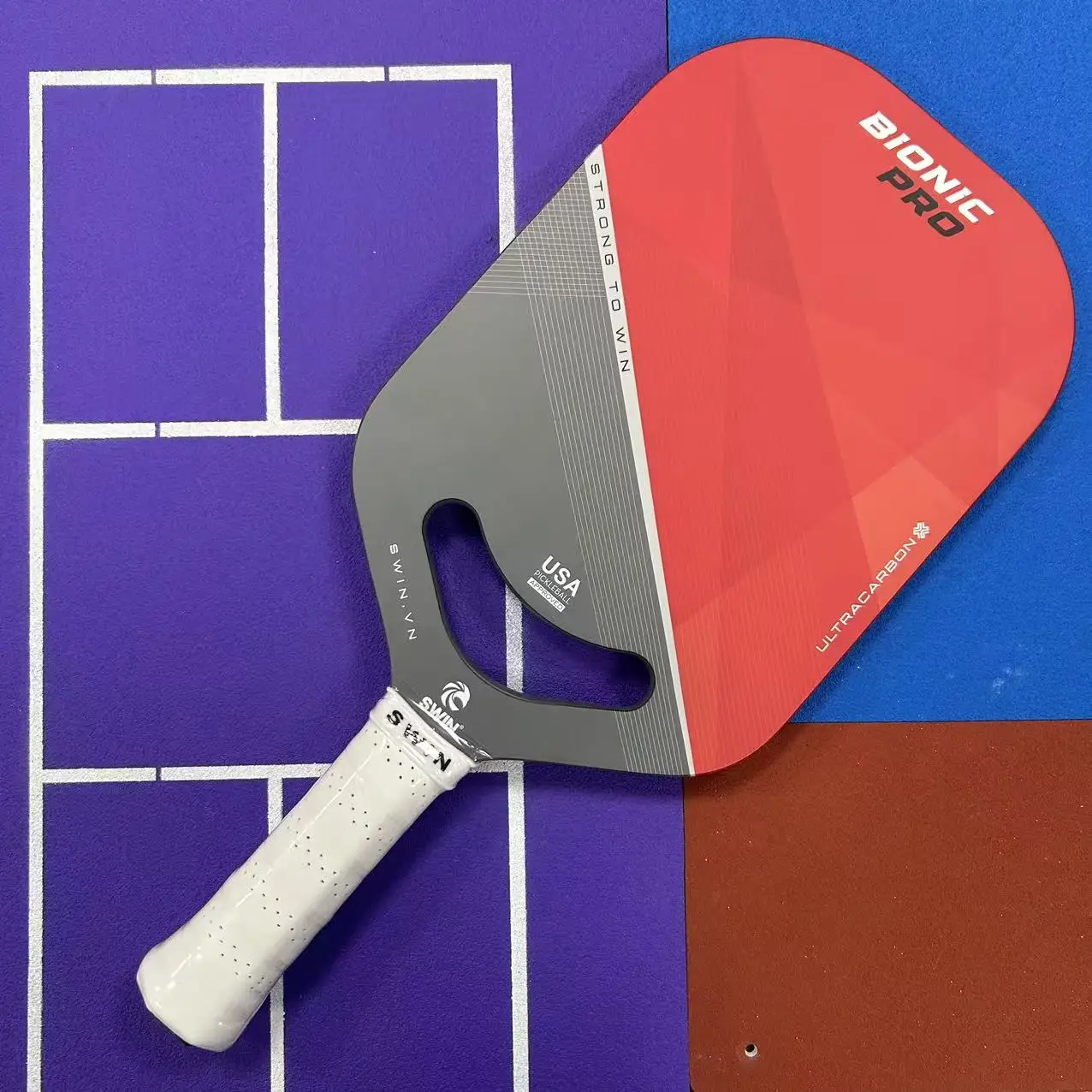 La nuova racchetta senza telaio presenta un design con faccina e fibra di carbonio da 14 mm di livello professionale per prestazioni nella pagaia da pickleball