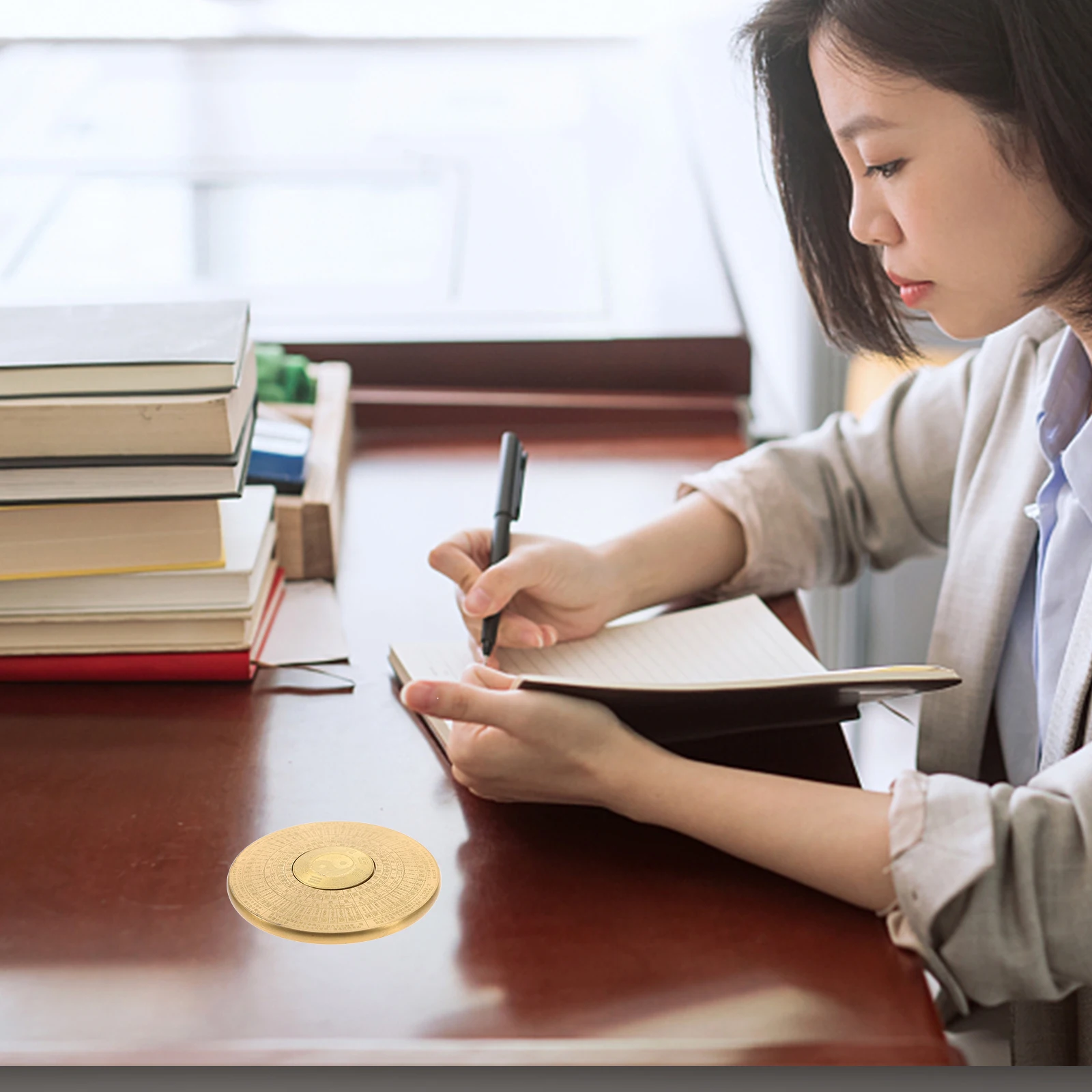 

1 шт., креативный латунный гироскоп для тайчи, снятие стресса для взрослых, вращающийся гироскоп для отдыха, мини-компас, игрушка для