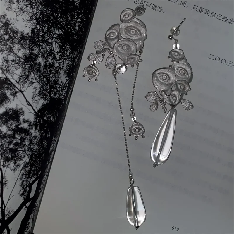 Crystal Earrings Texture Alloy Abstract Face Earrings Punk Retro Style for Men Women Fashion Jewelry Party Gifts
