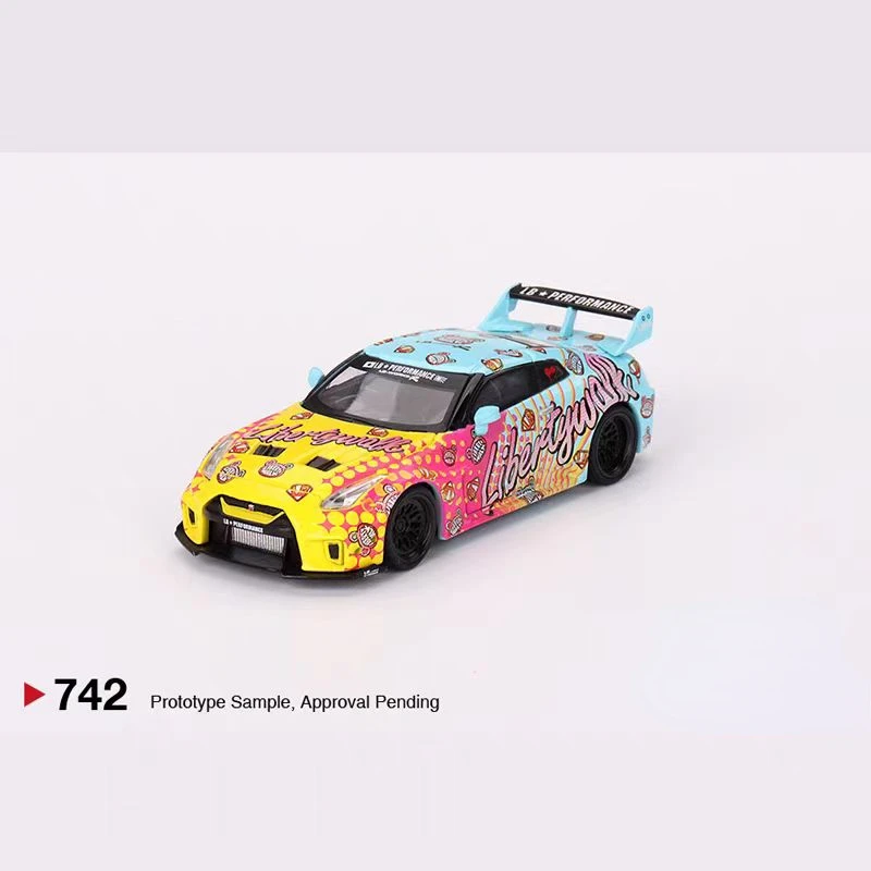 MINIGT 1:64 #742 R35 ALLOY CAR MODEL