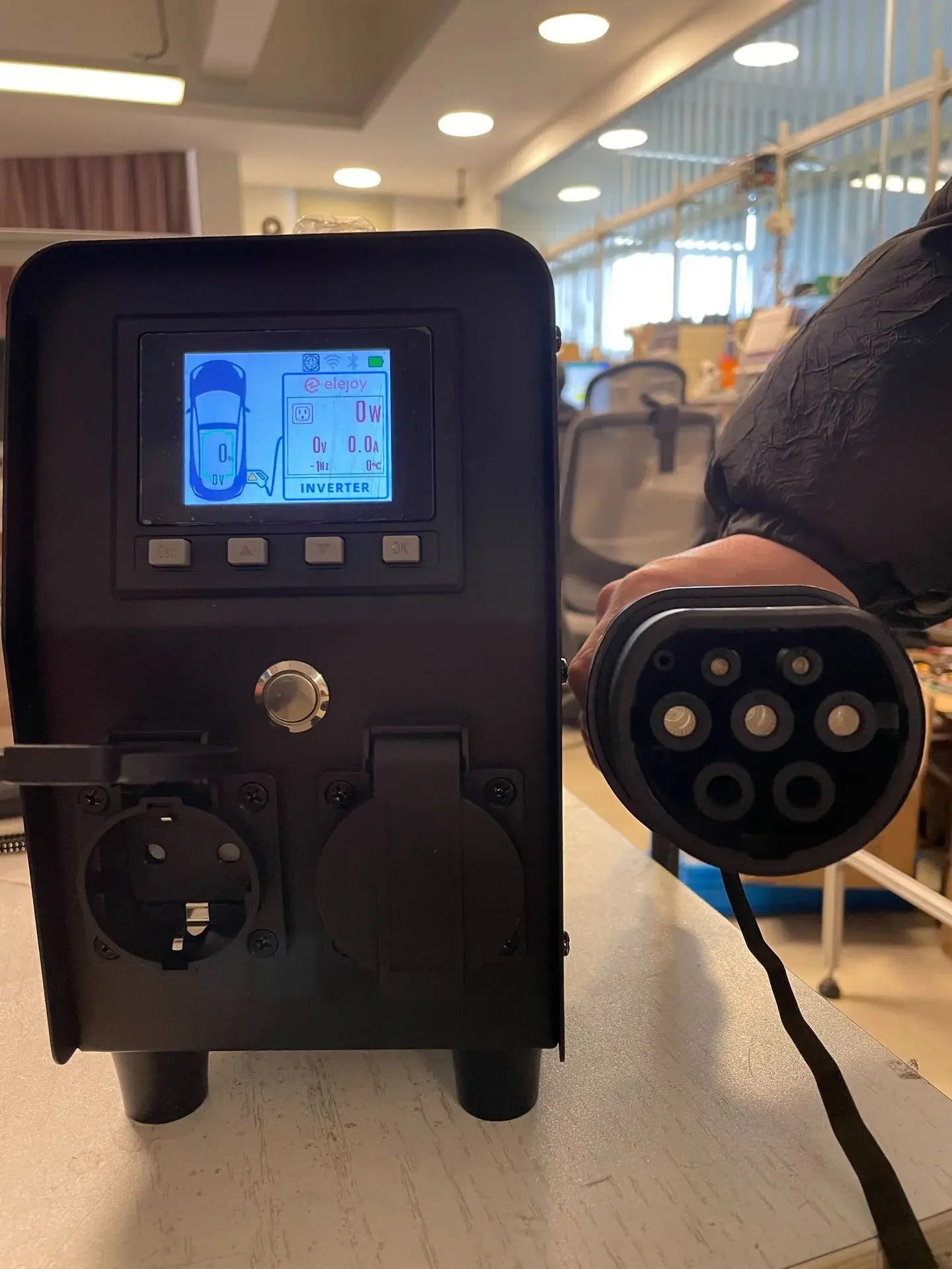 ELEJOY North America Version Te sla Nacs 5KW V2L 16A Car Discharger Device Retrofit/Upgrade New Condition Made in China
