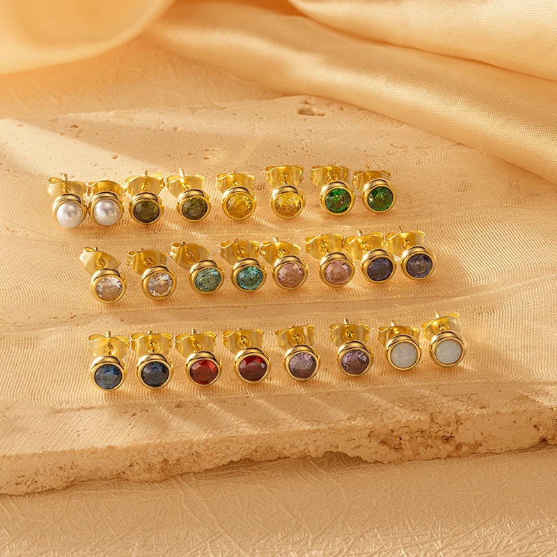 Klassische Edelstahl-Ohrstecker mit Zirkonia, runde Ohrstecker für Damen, Geburtsstein, goldfarben, kleine Huggie-Ohrringe, Alltagsschmuck für Frauen – Detail 4