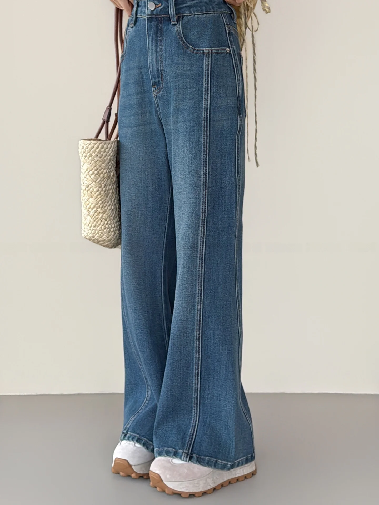 

Slim High Waist Bell Bottom Jeans Women's Spring 2026 Straight Leg Wide Leg Pants Retro Style Cotton Blend Comfortable Fit