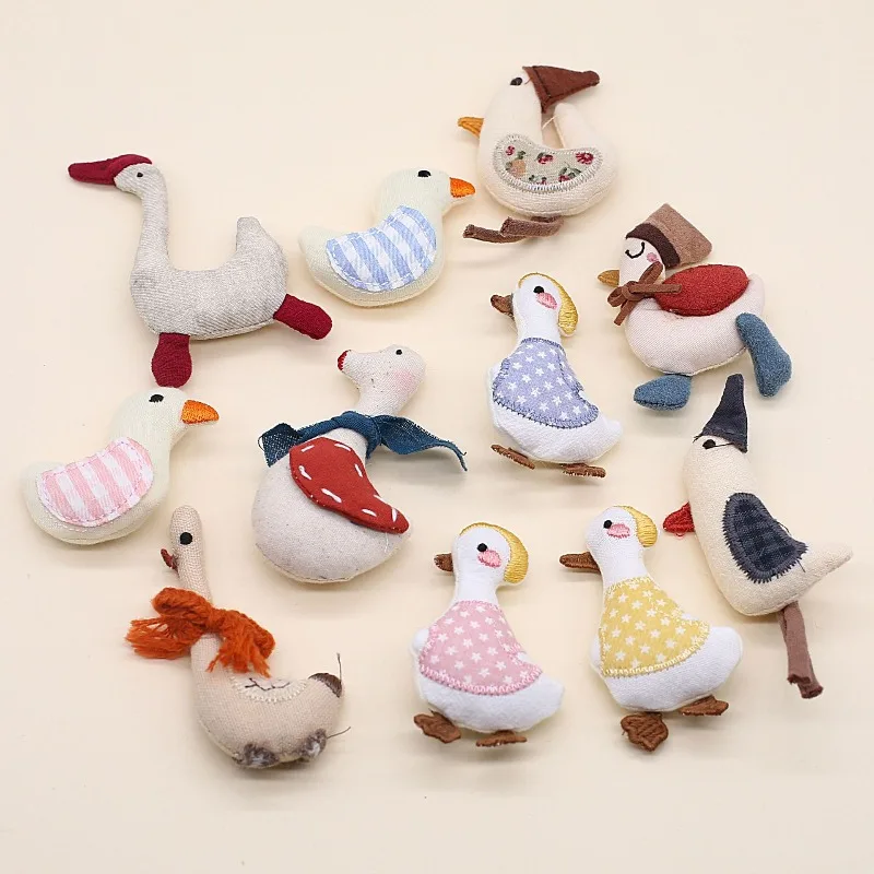 

Adorable Cute Fabric Goose and Duck Brooch for Socks Bag Clothing Decor Premium Soft Versatile Pin Daily Wear Accessories New