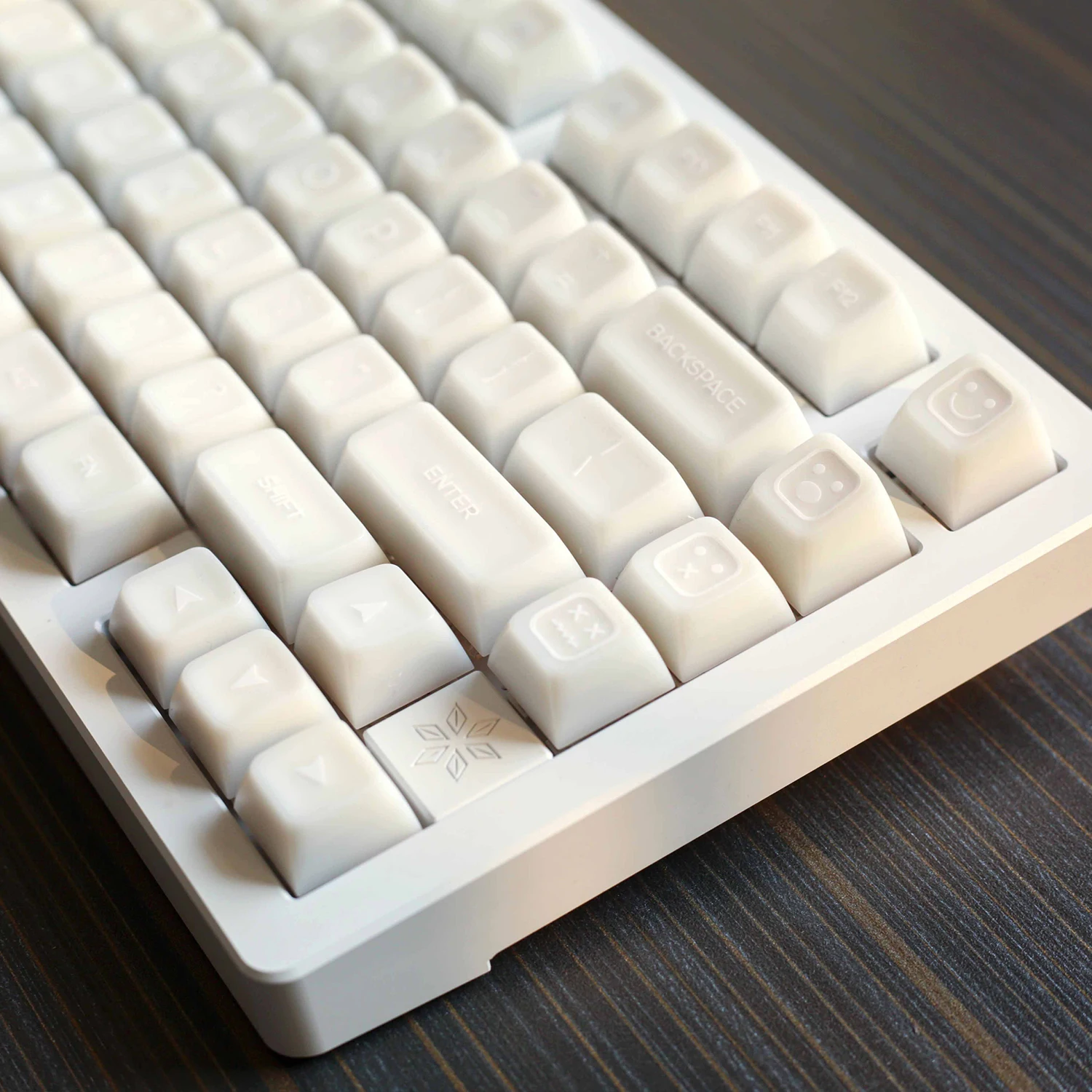 KBDiy 142 Keys PBT White Translucent Keycaps 60% 70% SA Profile Double Shot Keycap Custom for Mechanical Keyboard Game for 64 75