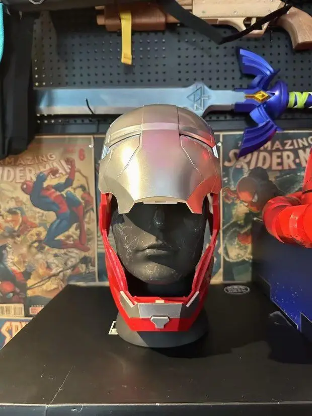 Neuer Iron Man Mk5 Elektrisch/Manuell Öffnender und Schließender Helm mit Zweisprachiger Sprachsteuerung, Spielzeug für Erwachsene, Sammlerstück, Anime-Peripherie, Geschenk – Detail 3