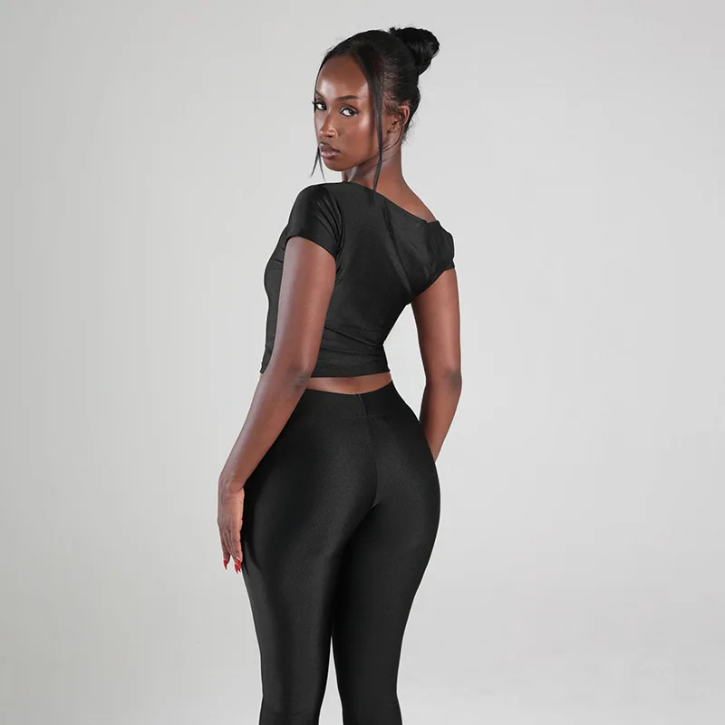 レディース シャイニー スリム ツーピースセット ノット インクラインショルダー 半袖 クロップトップ + スキニー カーフレングスパンツ カジュアル ストリートウェア スーツ