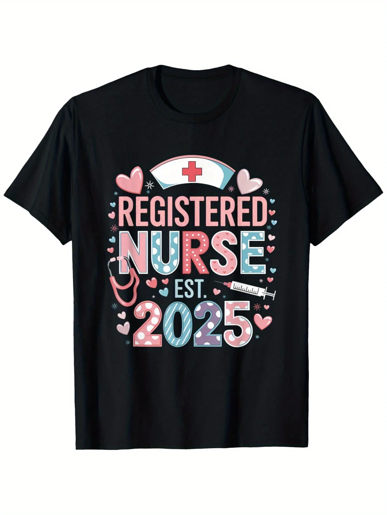 

Регистрационная медсестра Эст. Выпускная футболка 2025 года — черная повседневная футболка RN с цветным принтом, коротким рукавом, круглым вырезом, машинной Washa