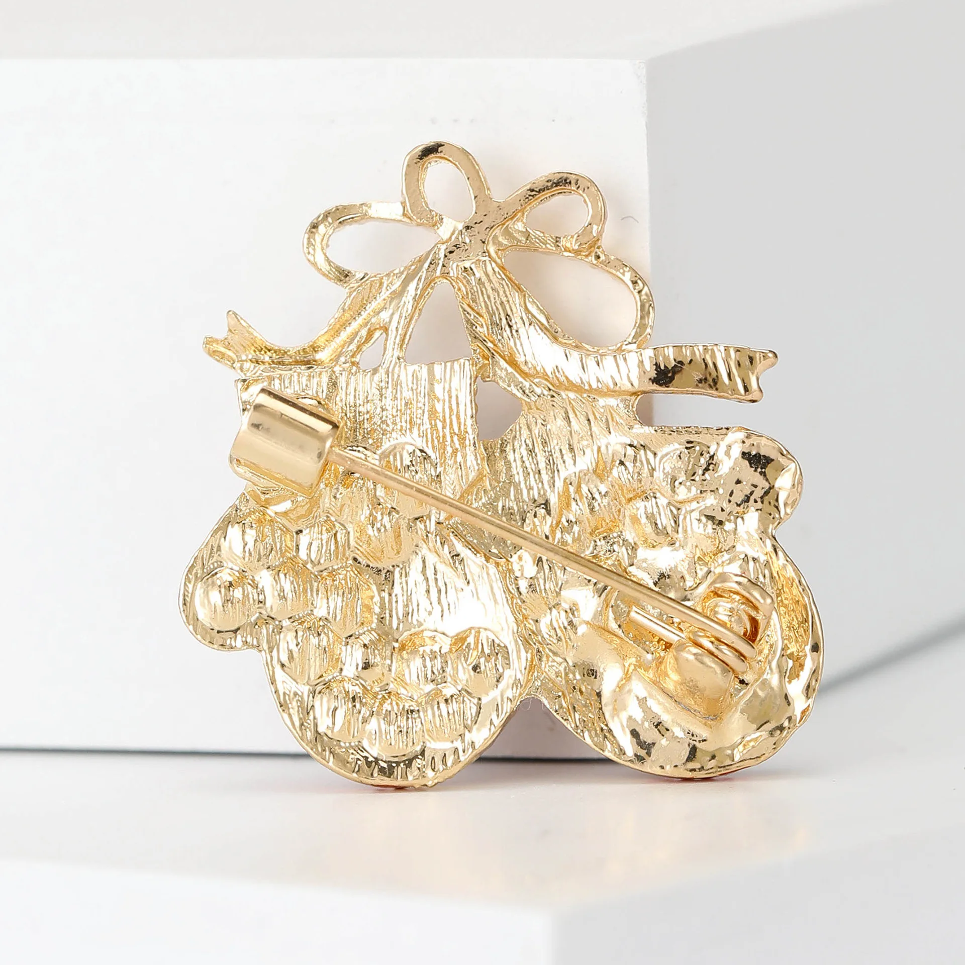 New European and American Christmas glove brooch hot selling rhinestone handmade oil drop chest flower image 5
