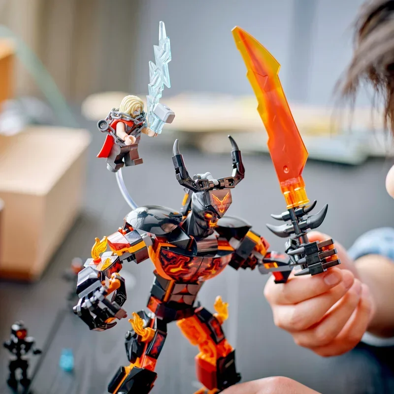LEGO Marvel Super Heroes Thor: Ragnarok Thor Vs. Surtur