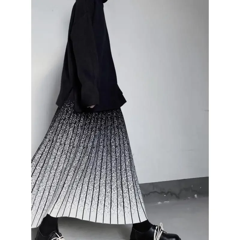 

Тонкая Длинная трапециевидная юбка с высокой талией, черно-белая трикотажная плиссированная юбка в полоску с градиентом, винтажные юбки, осенняя новая юбка