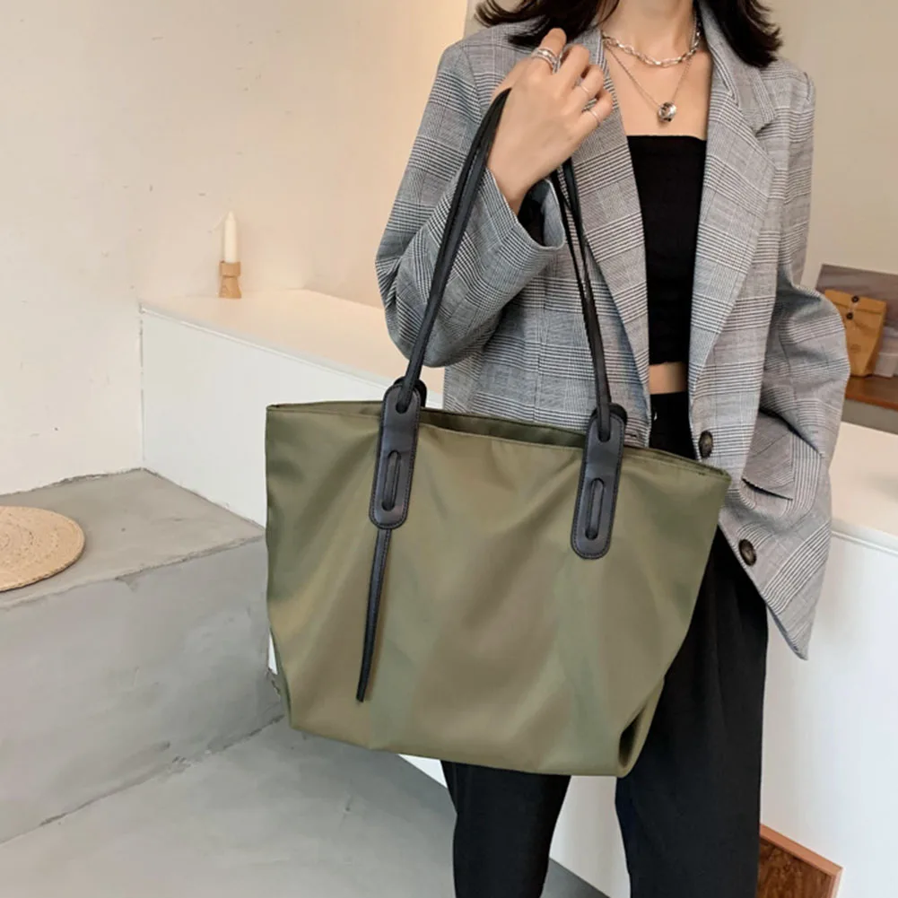 Ladies Large Capacity Tote Bag Nylon Simple Underarm Bag with Zipper Solid Color Shoulder Bag Travel Versatile Shopping Handbags