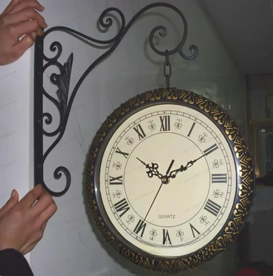 

Настенные часы в ретро-стиле, металлические, двусторонние, с бесшумным механизмом, антикварный дизайн, кованый циферблат, оптом от производителя.