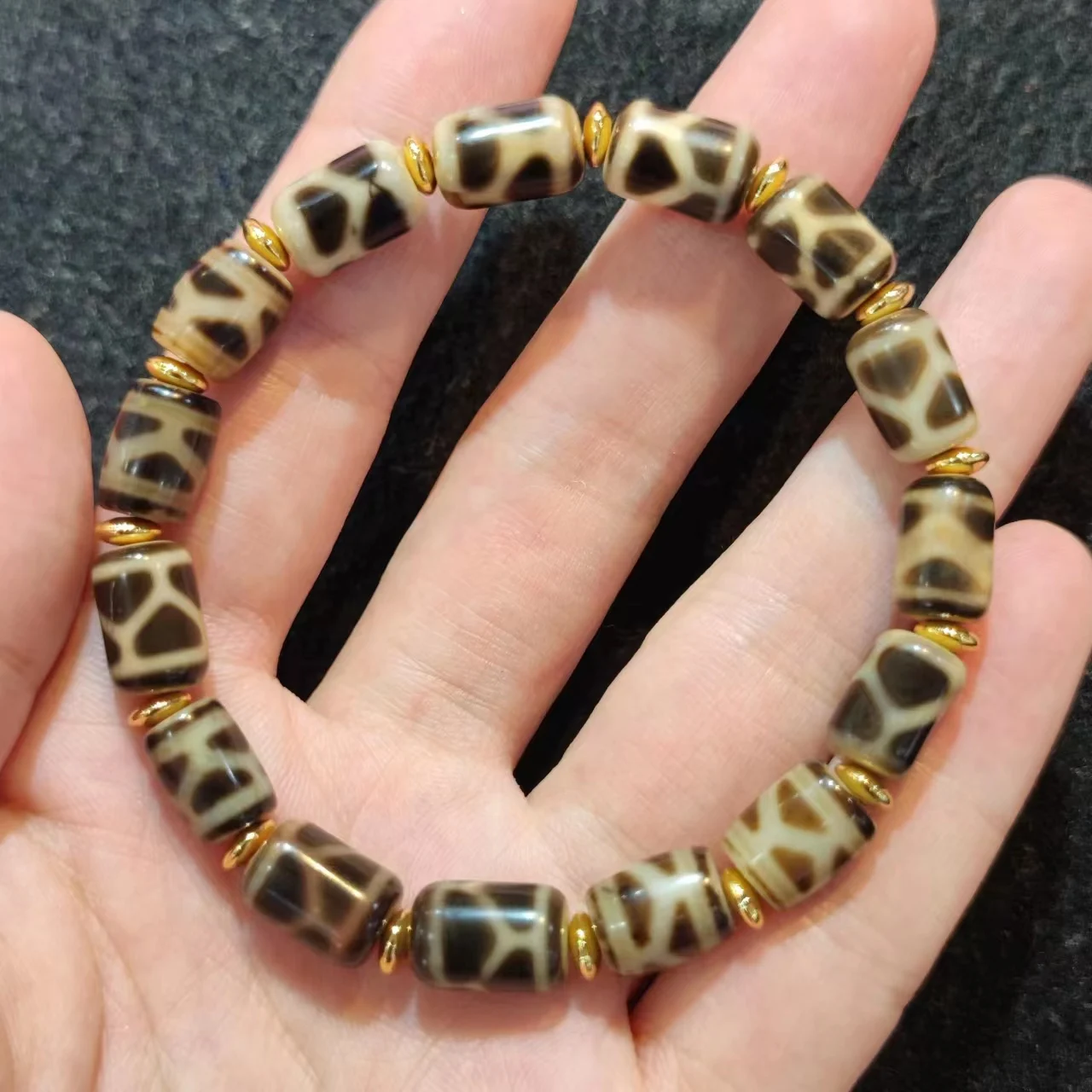 1pcs/lot natural multi-pattern old agate dzi bracelet Yellow teeth Old material Weathering lines Ethnography Men's women's model