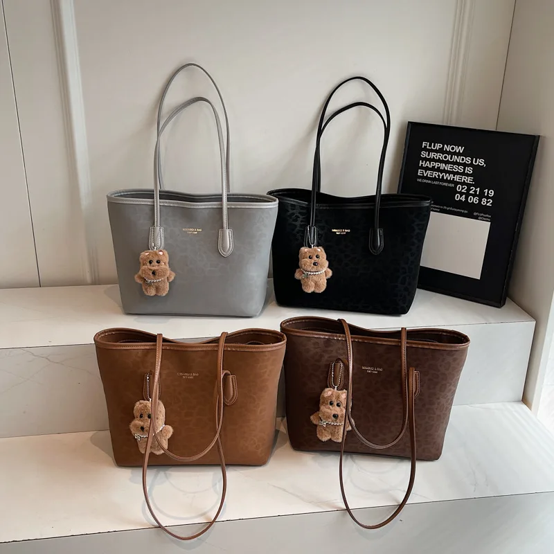 حقيبة يد عصرية جديدة لعام 2025 للنساء، محفظة كتف كلاسيكية تحت الإبط، حقيبة يد ريترو ذات سعة كبيرة، واسعة وأنيقة #1