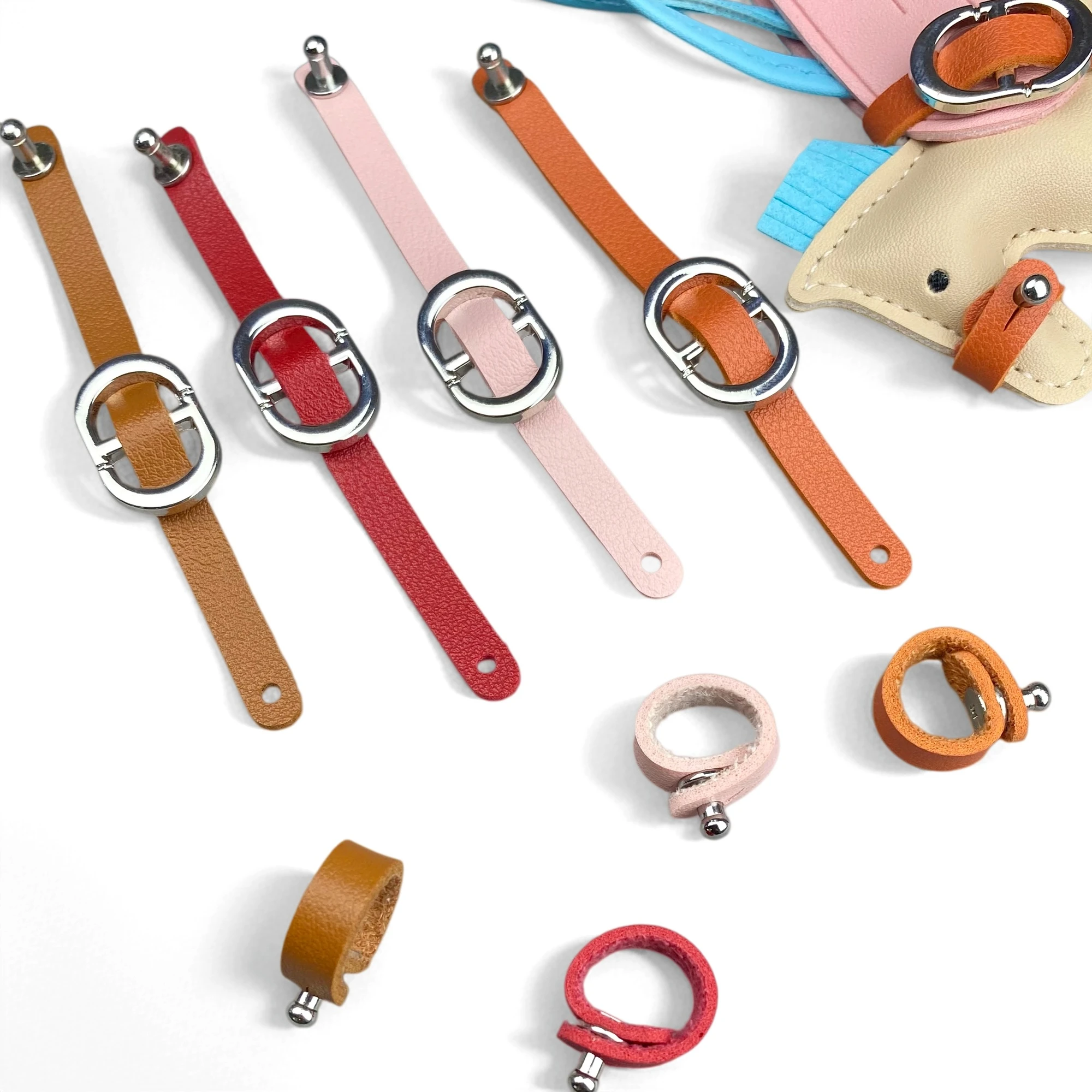 Eleganter Flügel-Pony-Taschenanhänger, handgenähter PU-Leder-Taschenanhänger, 2 Stile Maulkorb- & Zaumzeug-Pferde-Schlüsselanhänger, plüschgefüttertes Geschenk – Detail 9