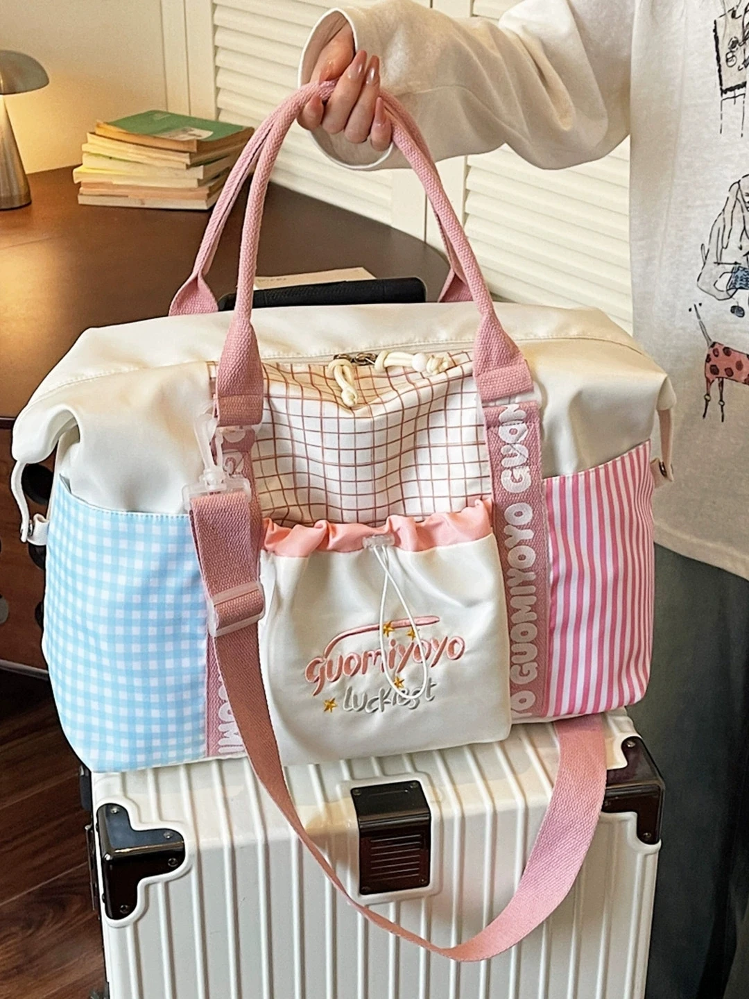 unisex-large-capacity-lightweight-travel-sports-fitness-bag-korean-japanese-style-color-block-checkered-handheld-crossbody-lu