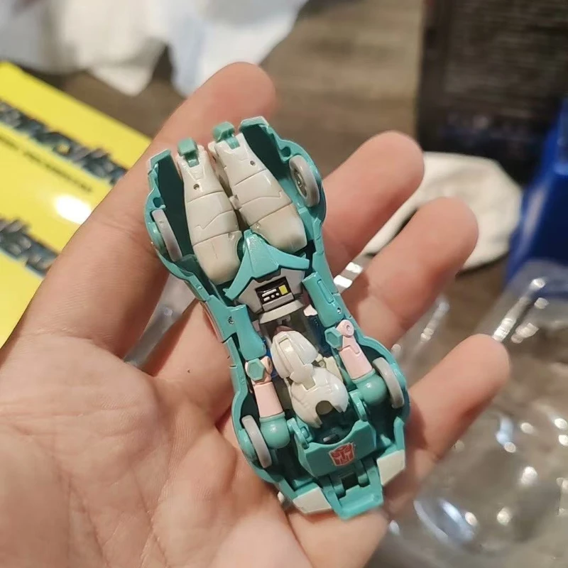 Originele Transformatie Robot Model Arcee Anime Actie Populaire Favorieten Figuur Vervorming Optimus Prime Speelgoed Kid Puzzel Geschenken