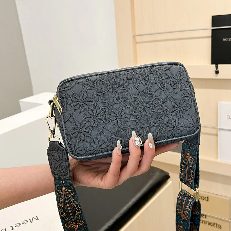 

2025 New! Luxury Brand Fashion - forward Korean - style Camera Crossbody Bag - Large Capacity, Color - blocking Design, Trendy