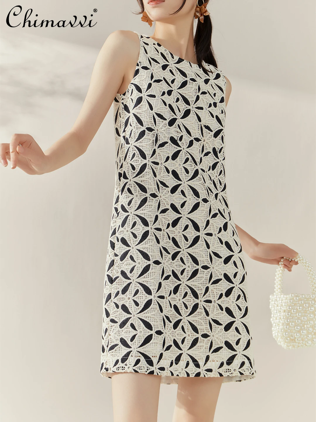 

French Elegant Temperament Socialite Round Neck Sleeveless Embroidered Hollow Loose Straight Casual Short Dresses Women Summer