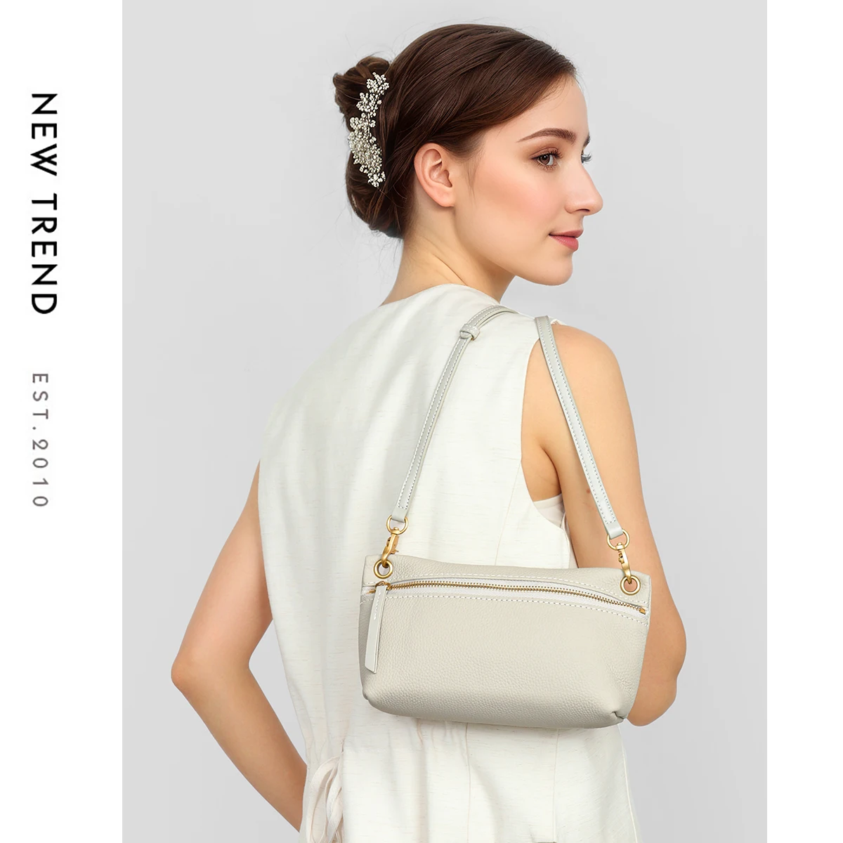 

Lightweight Single-Shoulder Small Bag 2026 Winter New Style Genuine Leather Simple Soft Cowhide Crossbody Small Bag Mobile Phone Bag Versatile for Women