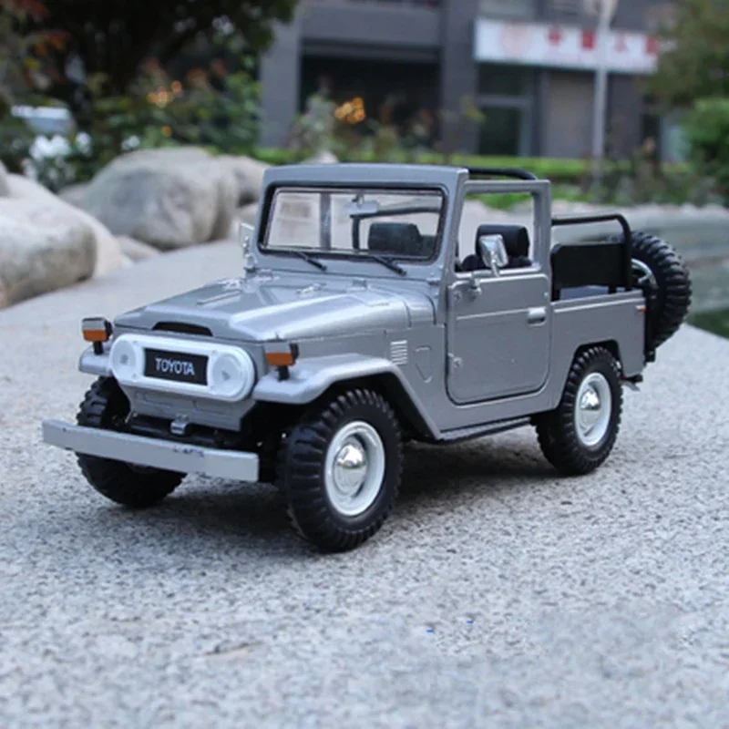 1:24 FOR TOYOTA FJ40 Classic Car Alloy Car Model Diecasts Metal Toy Off-road Vehicles Car Model Simulation Collection Toy Gift