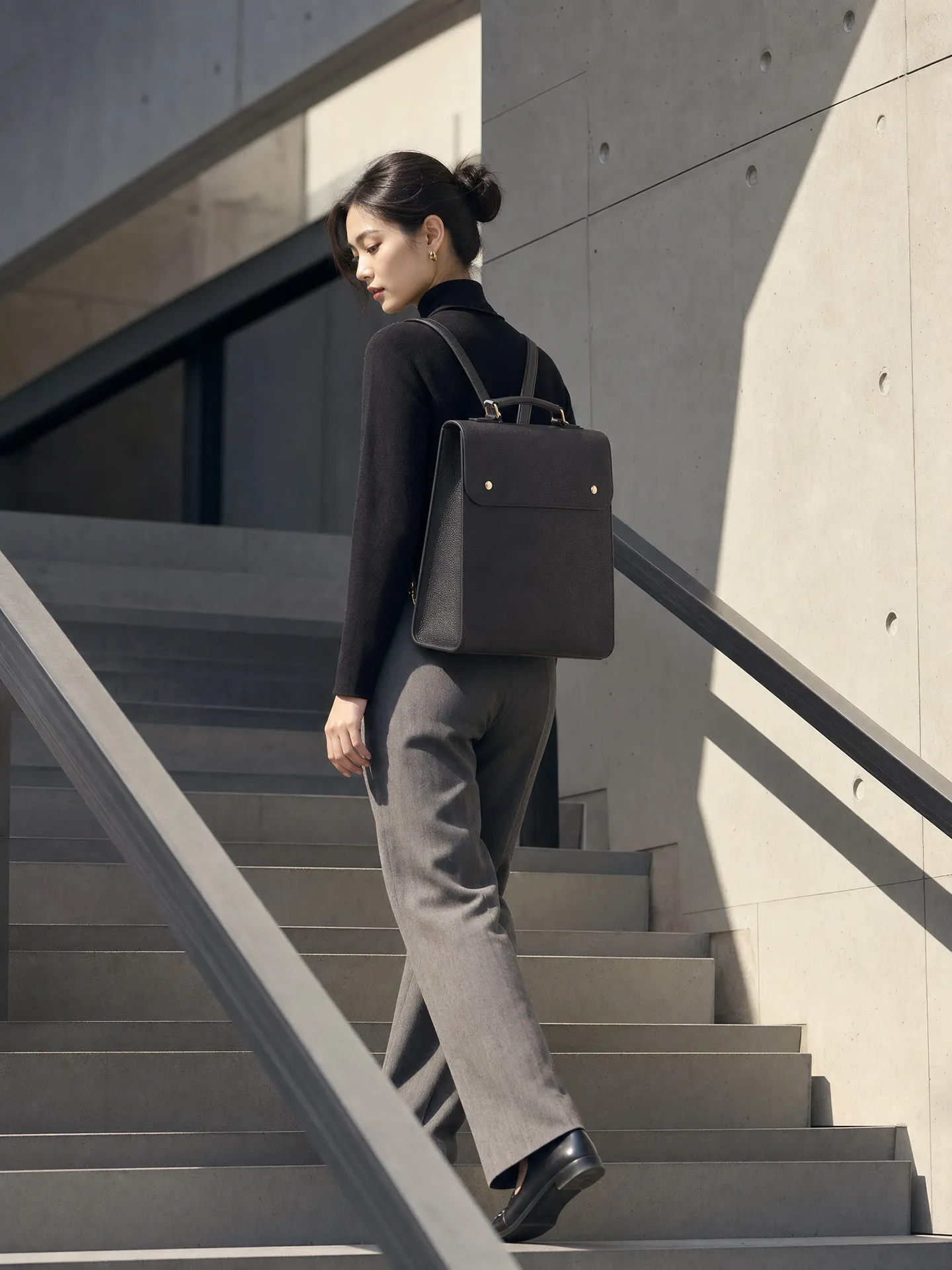 2026 Fashion New Head Layer Leather Lychee Pattern Backpack Simple Casual Versatile, High End Business Backpack For Women Trendy