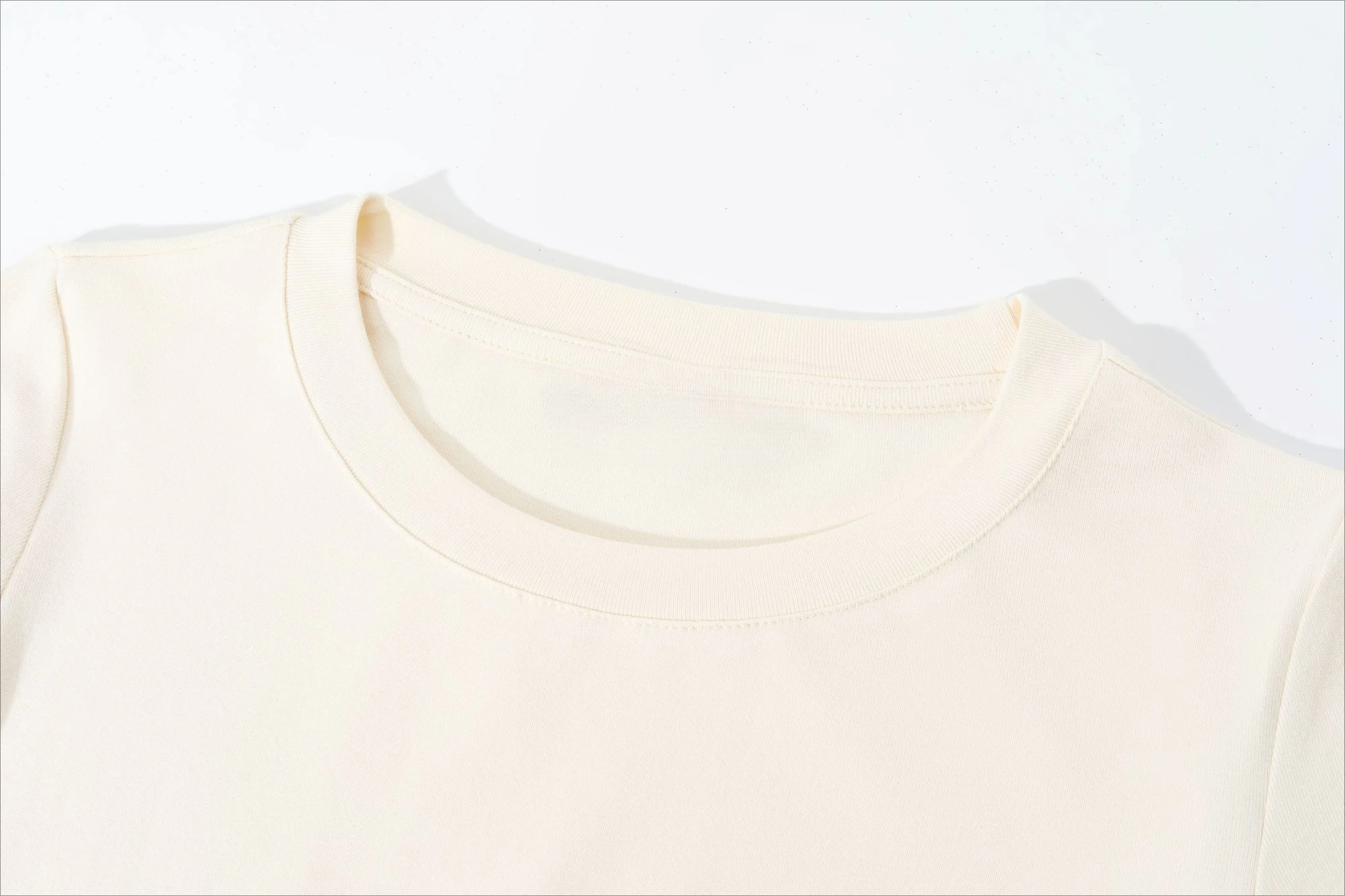 2026 Herbst Winter Damen T-Shirt Koreanischer Minimalistischer O-Ausschnitt Langarm-Shirt Einfarbig Weich Schmal Geschnitten Lässiges Innen-Oberteil zum Überziehen – Detail 7