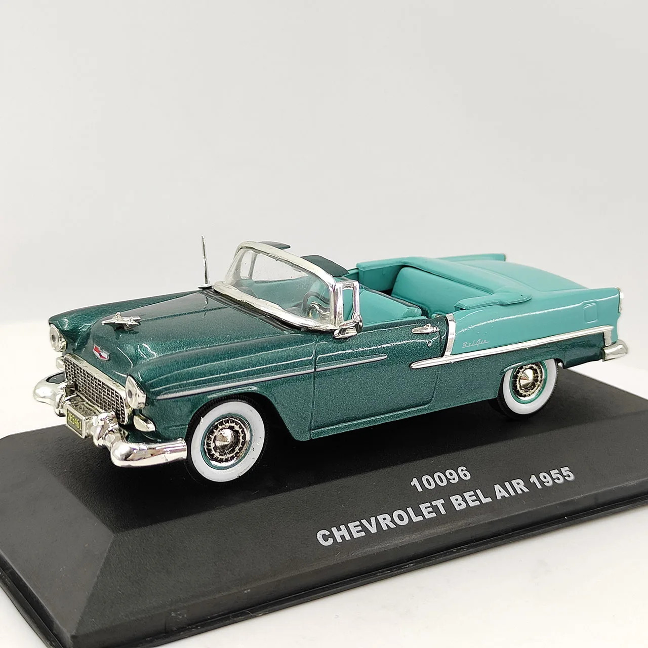 

Модель легкосплавного автомобиля SUN STAR в масштабе 1:43