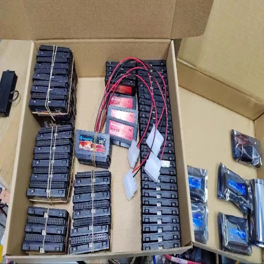 Original 1GB 512MB 128MB IDE 40Pin DOM SSD ดิสก์บนโมดูลอุตสาหกรรม IDE หน่วยความจําแฟลช 40 Pins MLC พร้อมสวิตช์ IDE