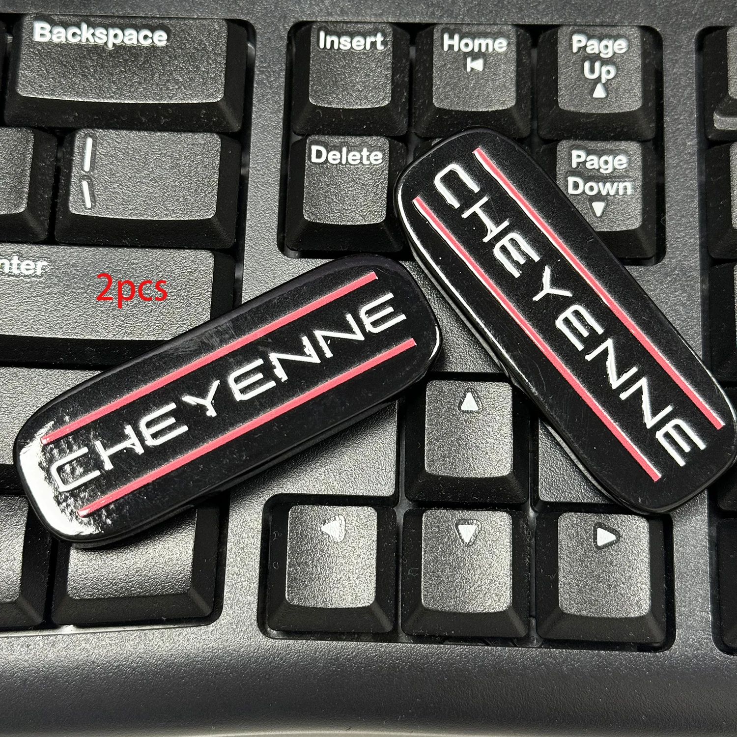Emblema de cabina Cheyenne rojo con cinta, insignia derecha e izquierda, Pilar de techo para 88-07 Silver ado 2,5 "x 1,2", 2 uds.