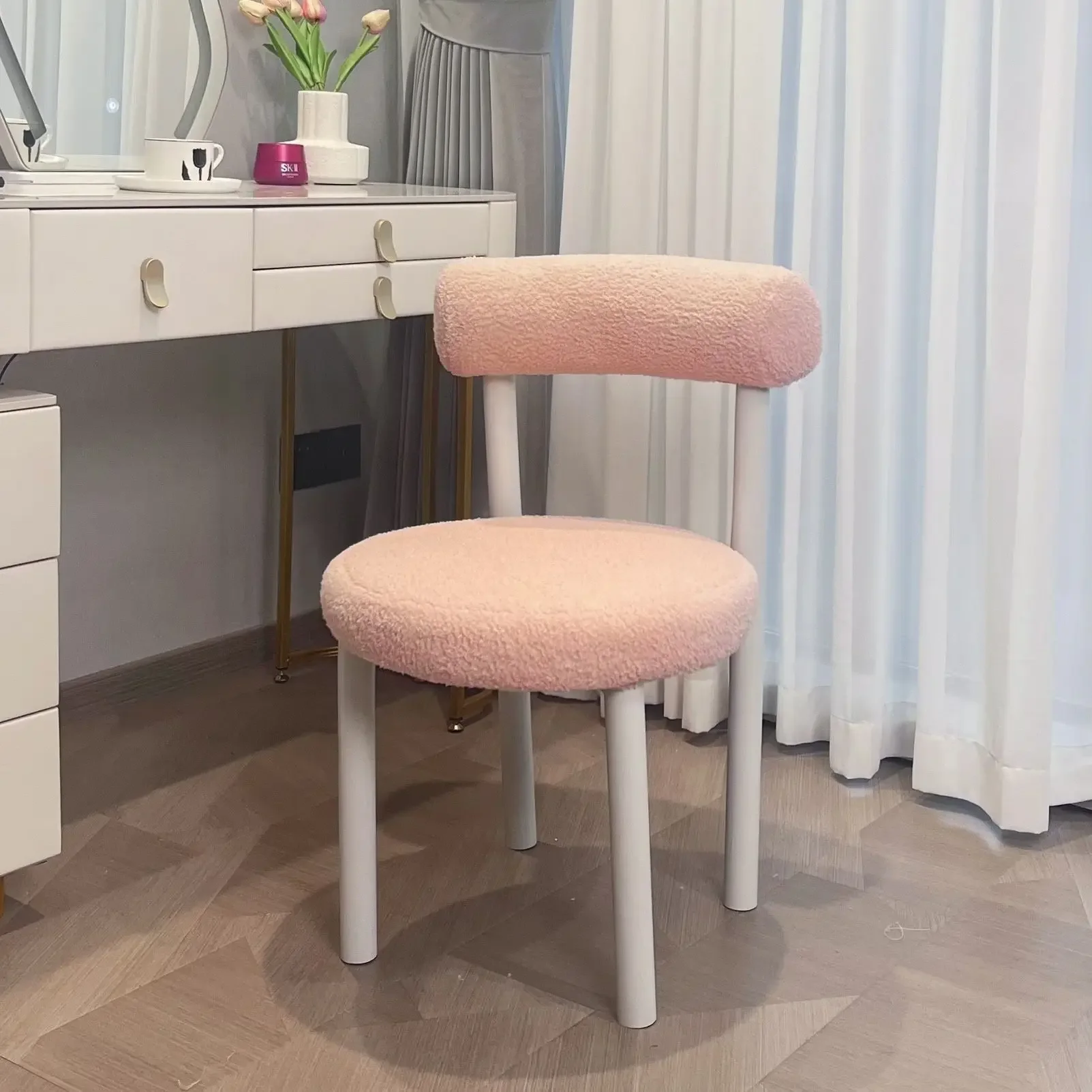 

Luxury Dressing Chair Makeup Stools Household French Modern Backrest Simple Designer Nail Dresser Stool Living Room Furniture