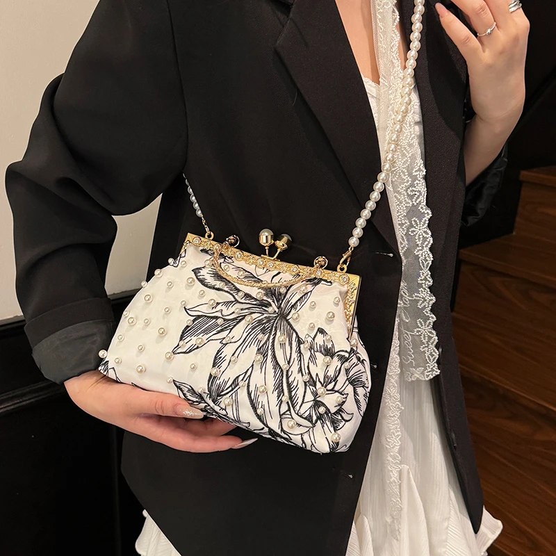 

Women Leather Luxury Classic Fashion Designer Shoulder Tote Bag Elegant Crossbody Handbag For Trendy Everyday Outfits