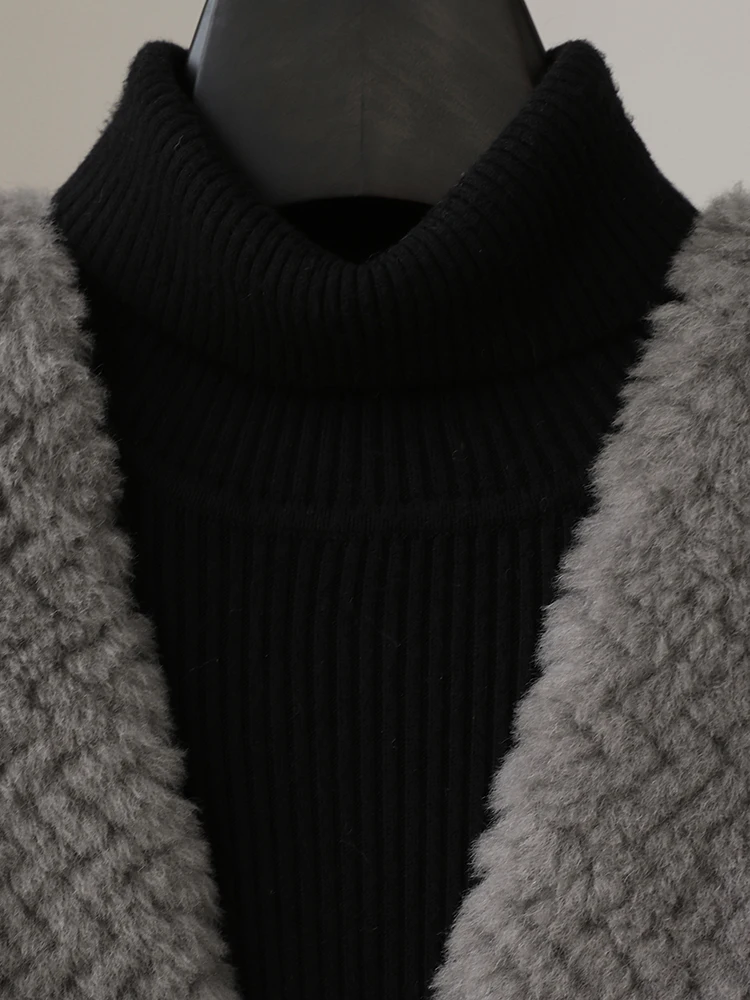 New shearling coat for women V-neck granular lamb fur fur integrated fur coat