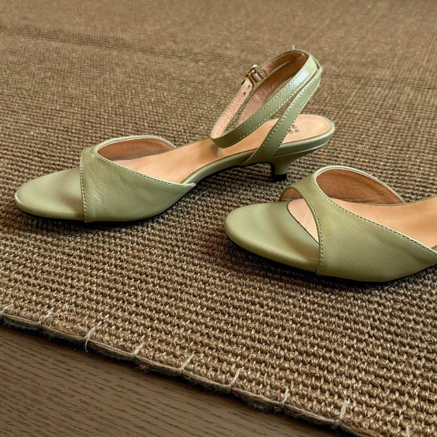Retro Open Toed High-heeled Sandals for Women in Summer 2026, Simple, Fashionable, Comfortable, Cat Heel Casual Shoes for Women