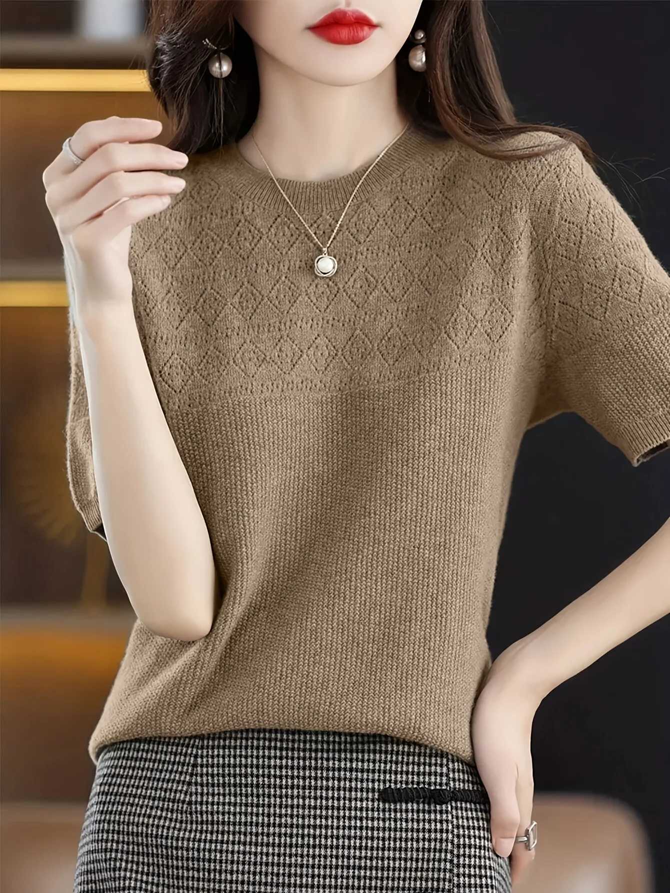 

Women's Short-Sleeved Round-Neck Knitwear, Simple and Stylish, Versatile for Spring and Summer Styles