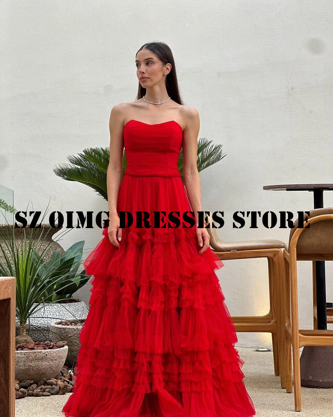 OIMG New Design Tulle Simple Prom Dresses Arabic Women Ruched Strapless Tiered A-Line Red Evening Gowns Formal Party Dress