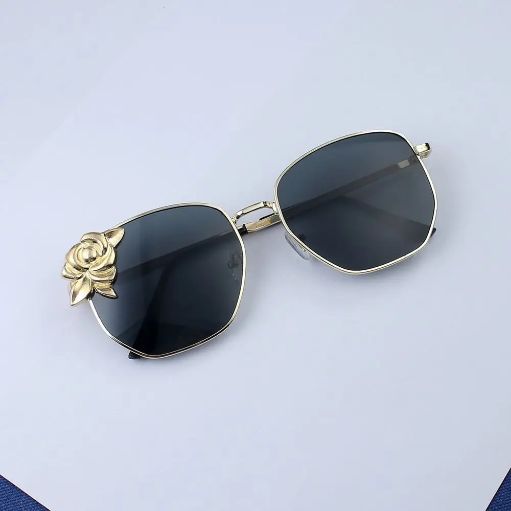 Game Genshin Impact Cosplay Accessory Metal Rose Flower Gold Frame Sunglasses Free Glasses Box Cosplay Props
