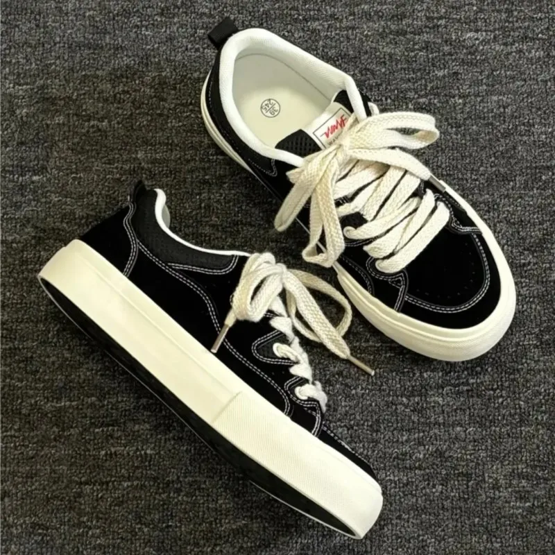 2026 New Autumn Men Skate Shoes, American Trend Versatile Casual Sports Sneakers, All-match Thick Sole Daily Footwear