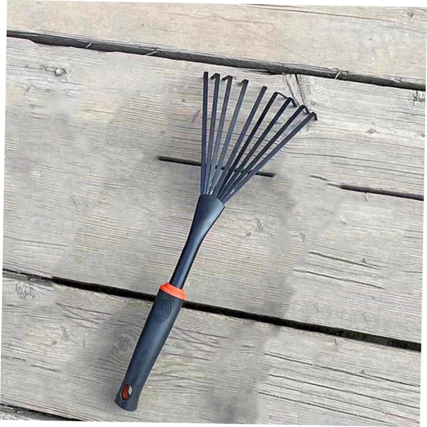 Efficient and durable small leaf hand rake tool - perfect addition for effortless cultivation in tight spaces. Ideal for challen