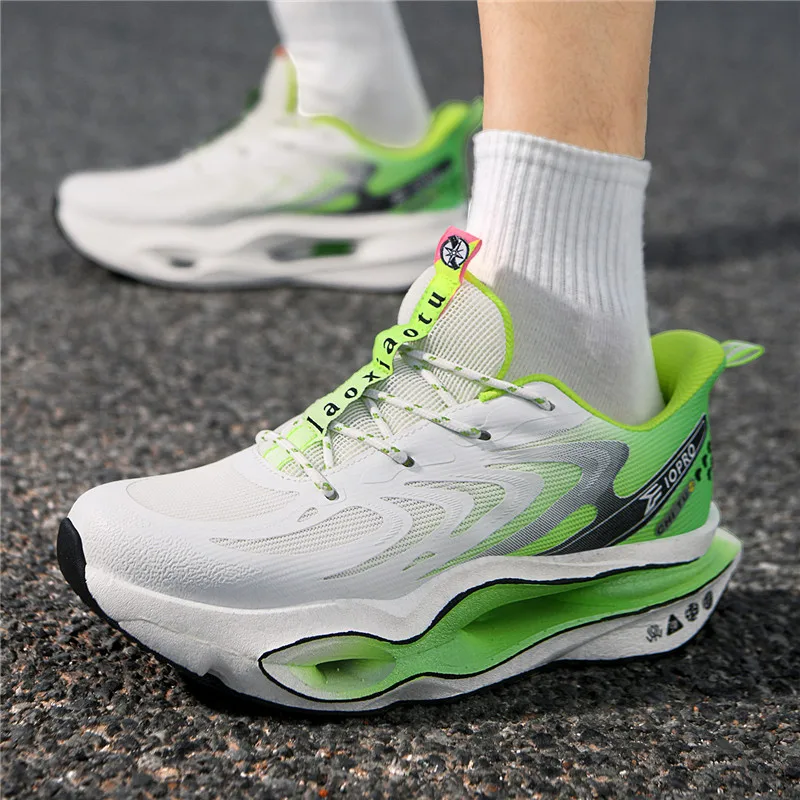 Herren-Laufschuhe mit durchbrochener Sohle, atmungsaktive Sportschuhe aus Mesh für den Sommer, hochelastische, stoßdämpfende Herrenschuhe mit dicker Sohle, die die Körpergröße erhöhen, leichte, rutschfeste und abriebfeste Herren-Laufschuhe für Outdoor-Aktivitäten, Fitness und den täglichen Gebrauch. – Detail 10